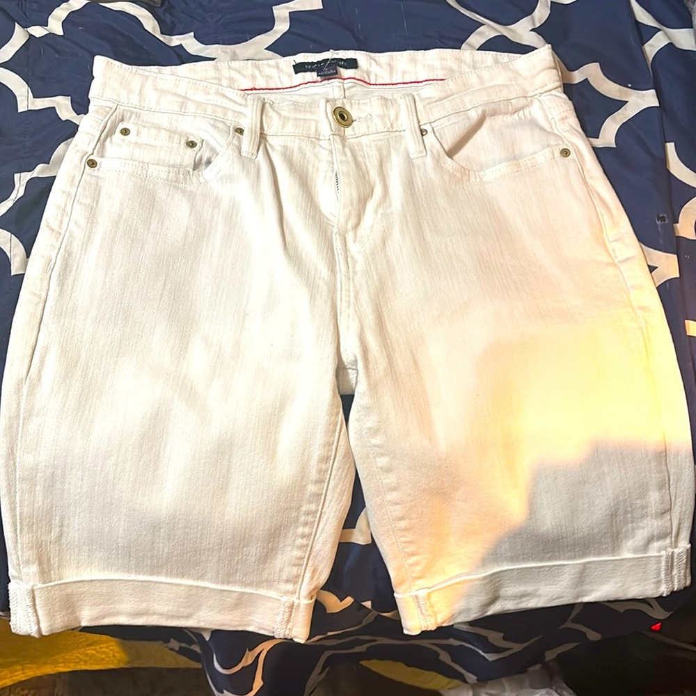 3/4 White Shorts